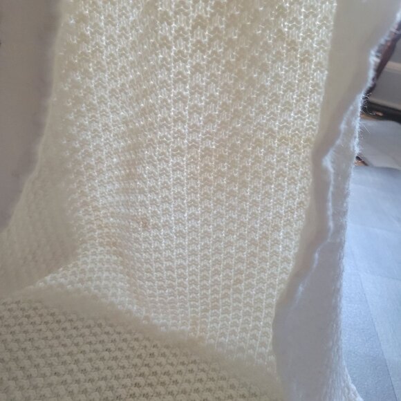 Handmade Ivory Knitted Throw Blanket With Fringe - Picture 5 of 5